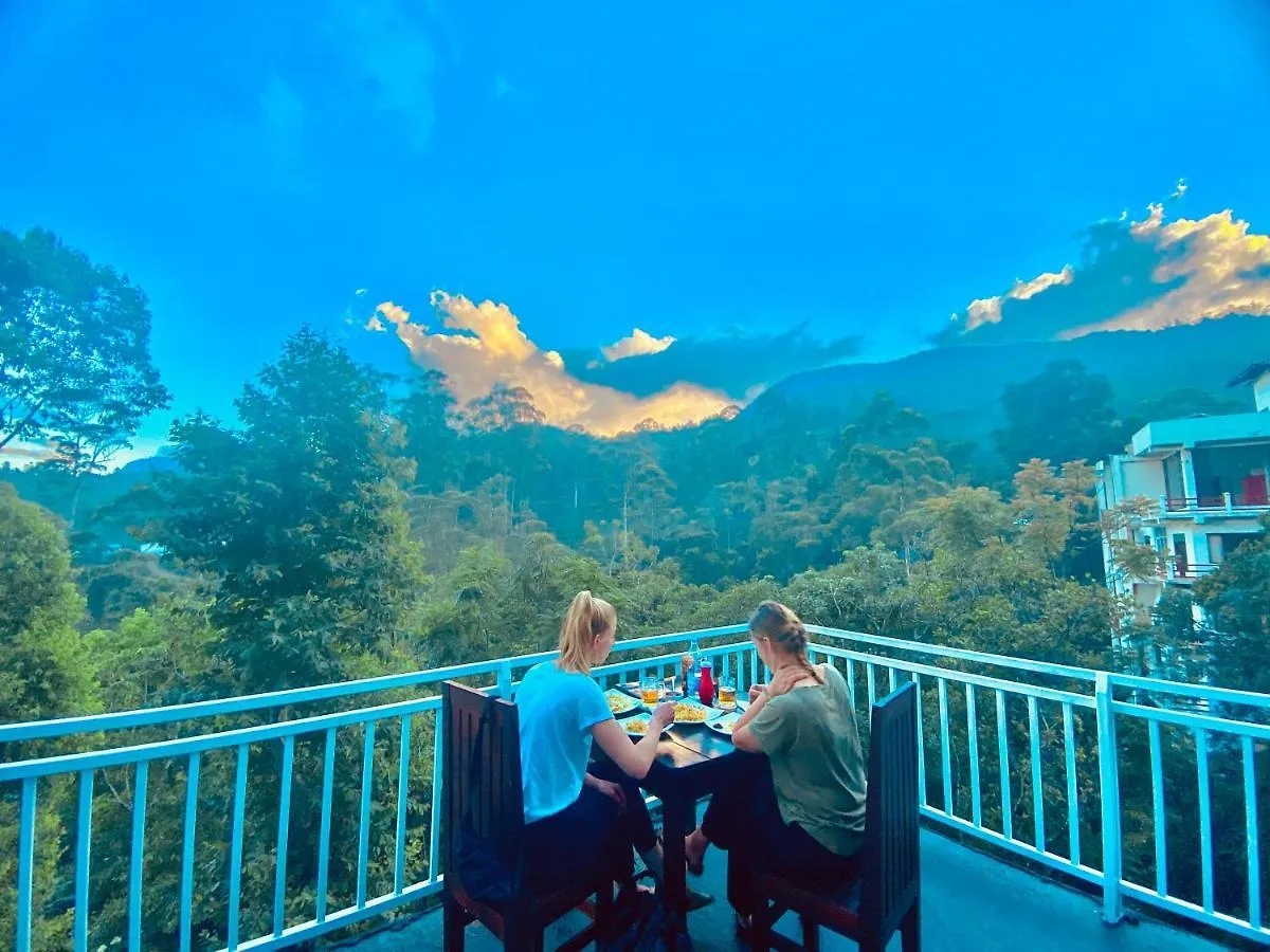 Adams Peak Inn Наллатания